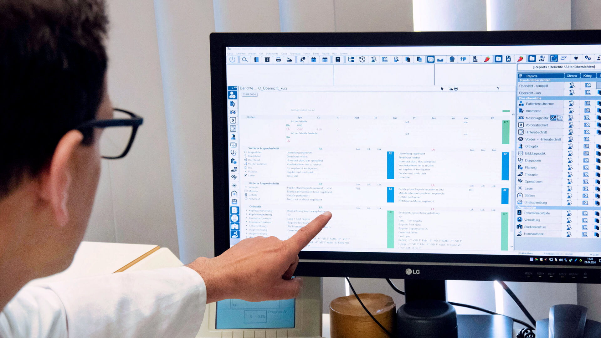 Augeninformationssystem für die Universitätsmedizin der Johannes Gutenberg-Universität Mainz. Vollständigen Digitalisierung der ophthalmologischen Abläufe in der Augenklinik der Universitätsmedizin Mainz, Demonstration am Monitor.